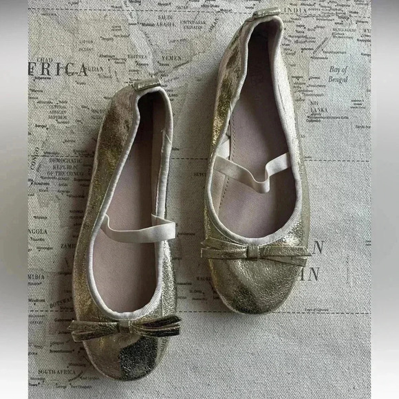 Zara Other - ZARA 31 (13.5), Gold Bow Ballet Flats